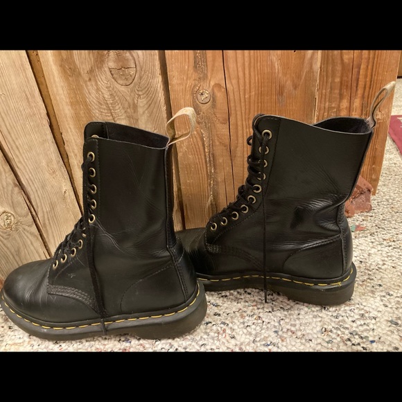 Womens Vegan Doc Martens size 7 - Picture 3 of 5
